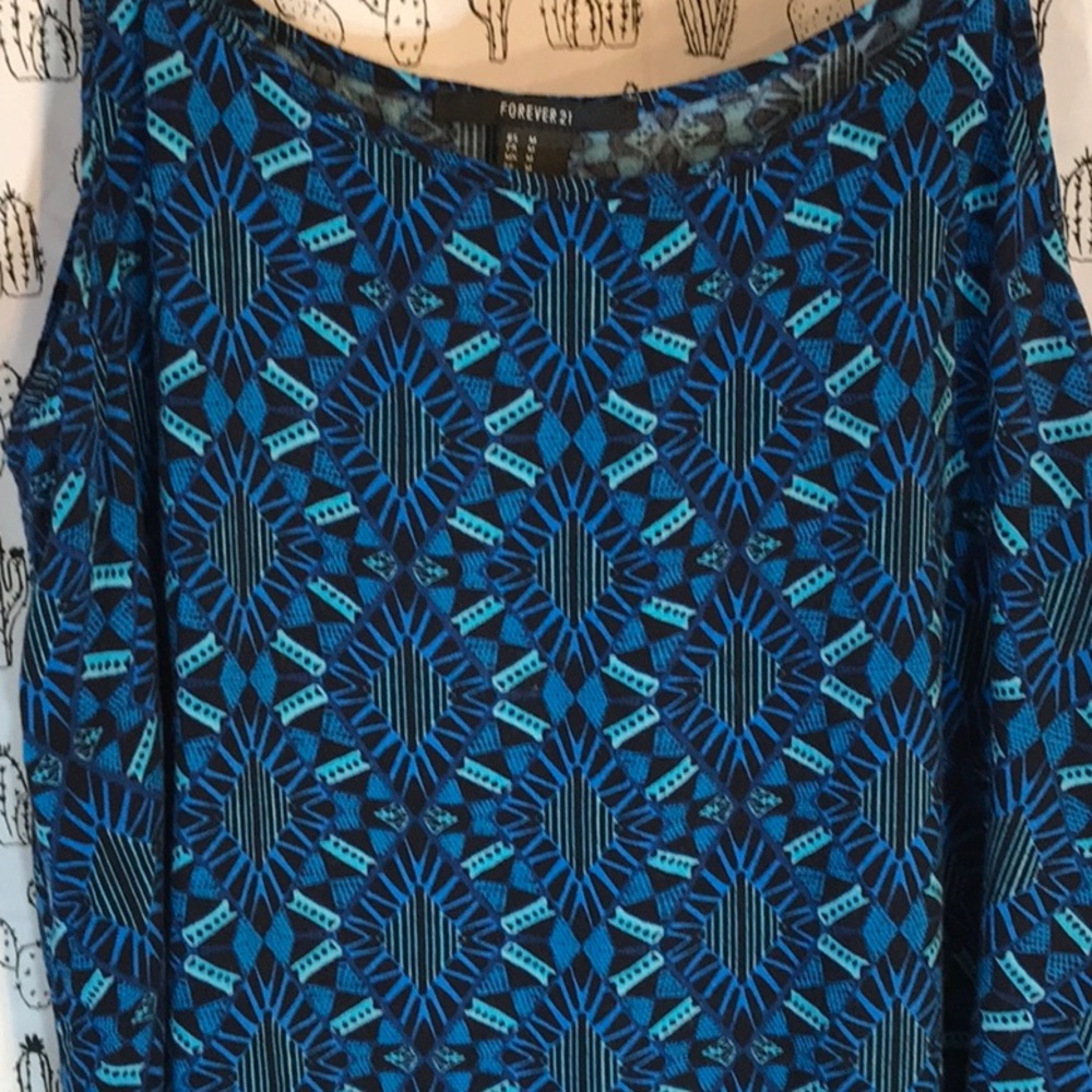 Boho Geometric Crop Top - Picture 2 of 3